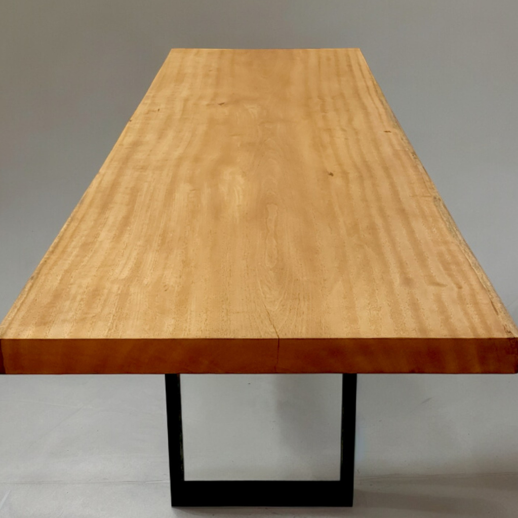 Mesa de Madeira Maciça