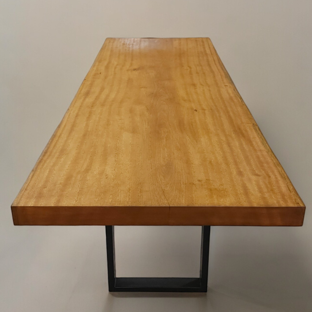 Mesa de Madeira Maciça
