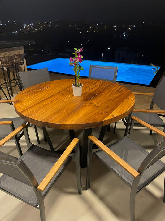 Mesa de Jantar Redonda de Madeira Peroba