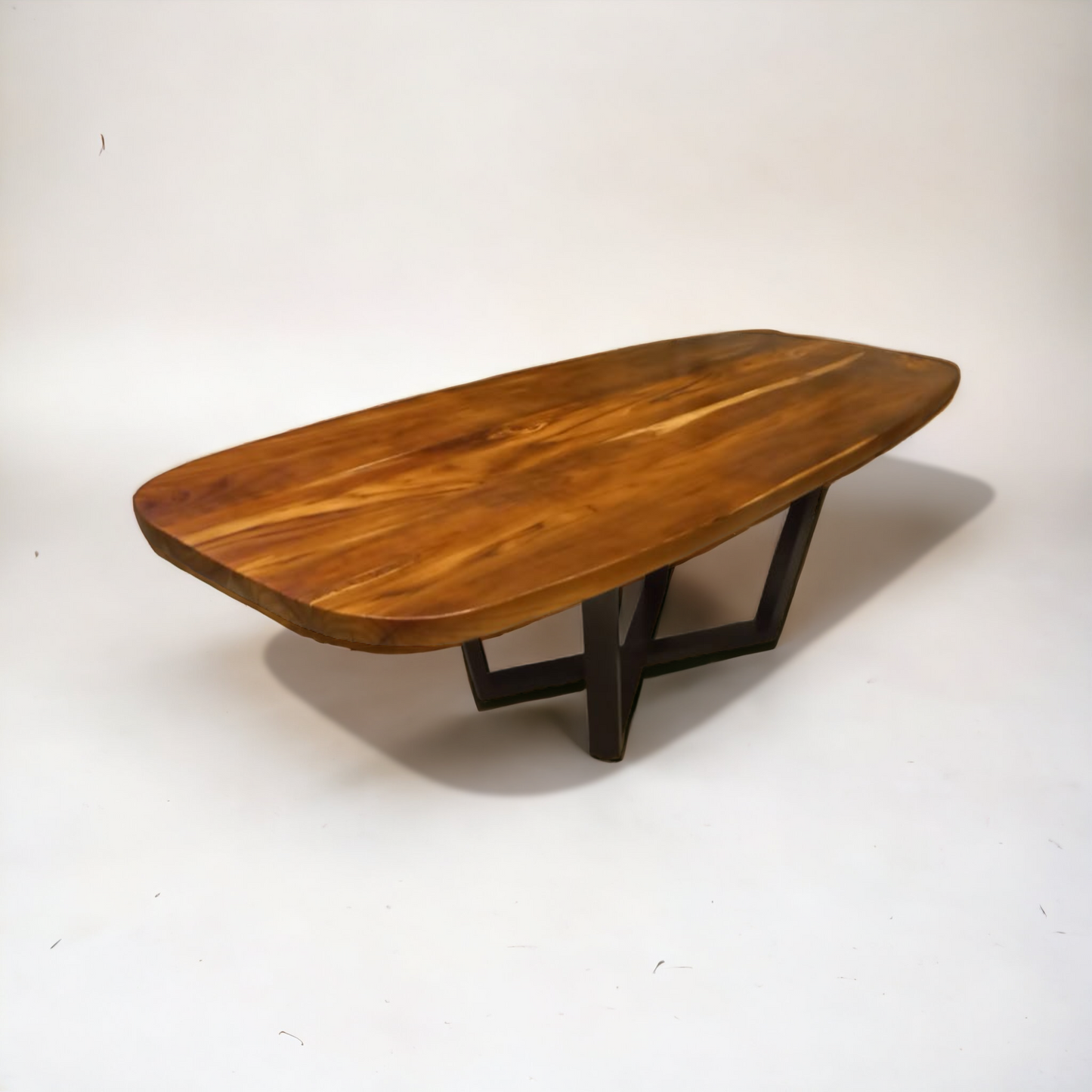 Mesa de Jantar Orgânica em madeira maciça peroba